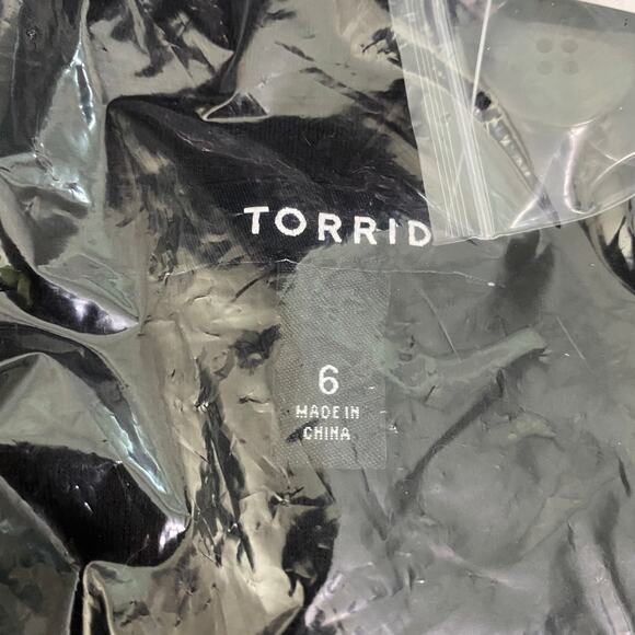 Torrid NWT Peacoat Lightweight Ponte Black Double Breasted Max Stretch Size 6X - Picture 10 of 11